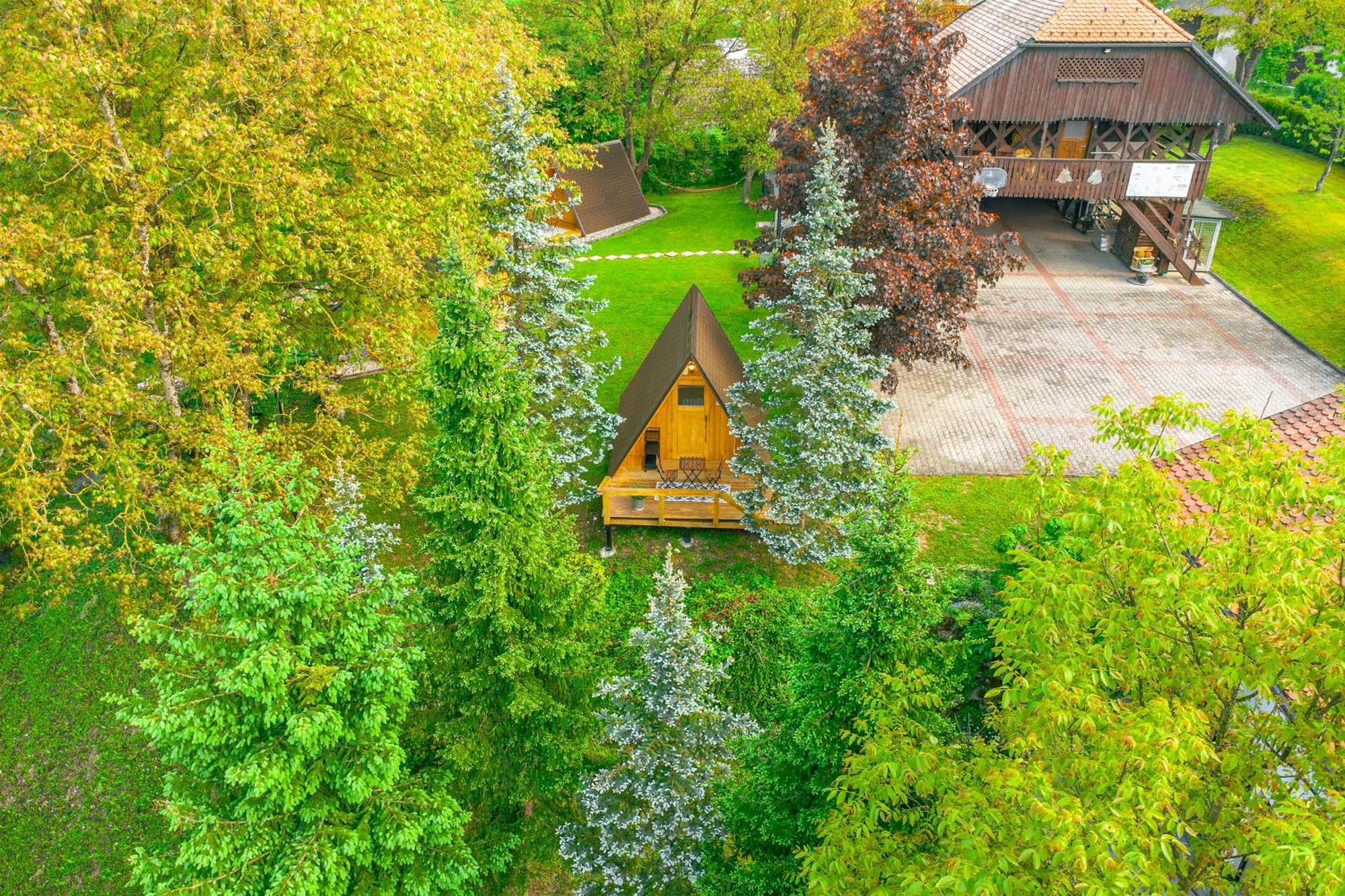 Resort Pod Orehi - Bled - Apartma & Glamping & Savna Buitenkant foto