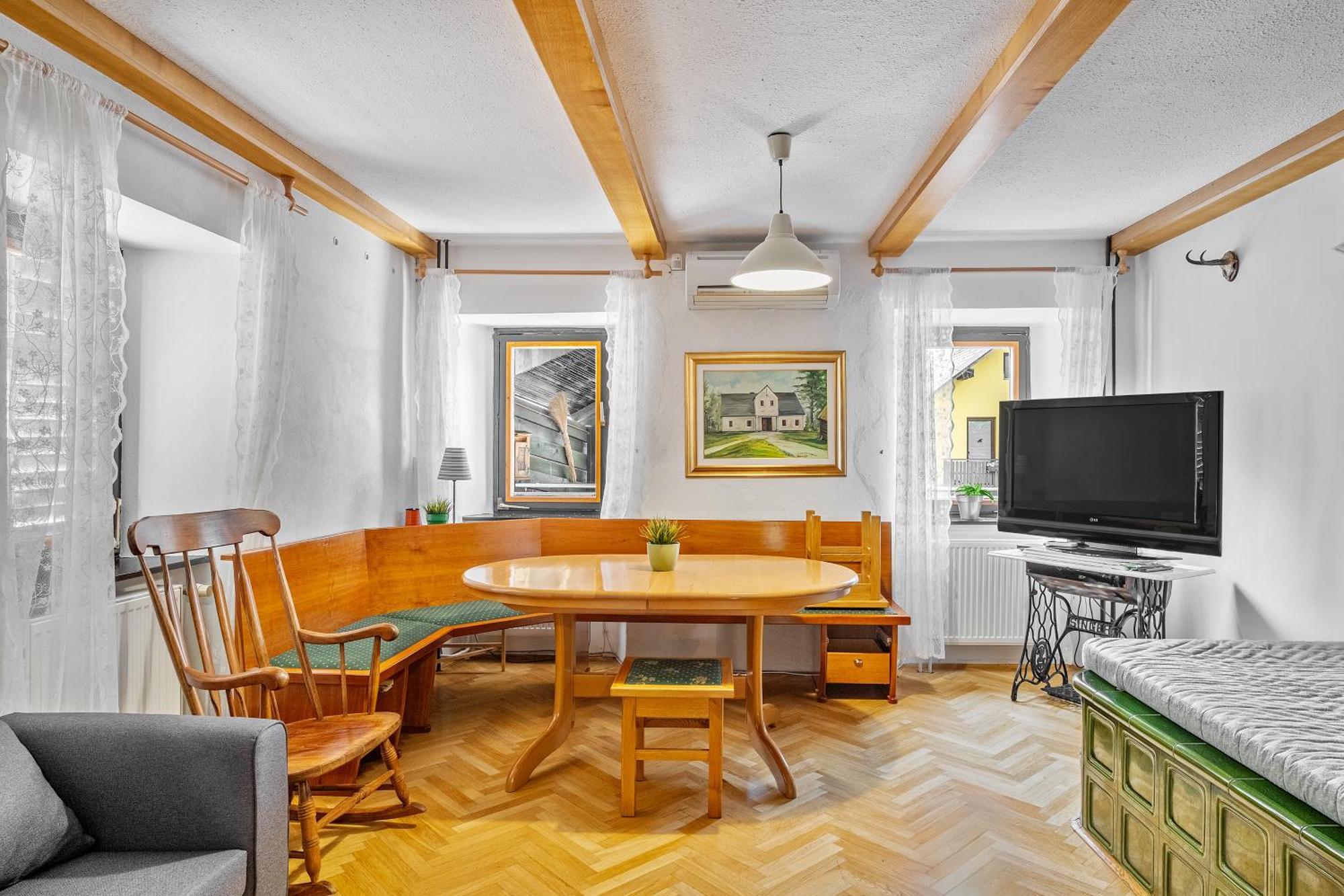 Resort Pod Orehi - Bled - Apartma & Glamping & Savna Buitenkant foto